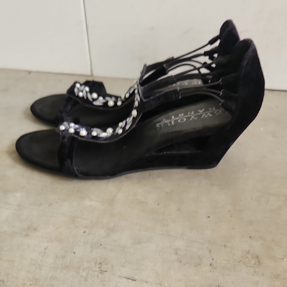 New York Transit Black Wedge Heels with Mesh Design - Picture 4 of 11